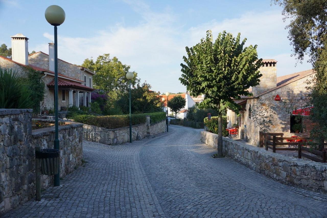 Quartos Confortaveis Em Casa Proximo Ao Mosteiro باتالها المظهر الخارجي الصورة