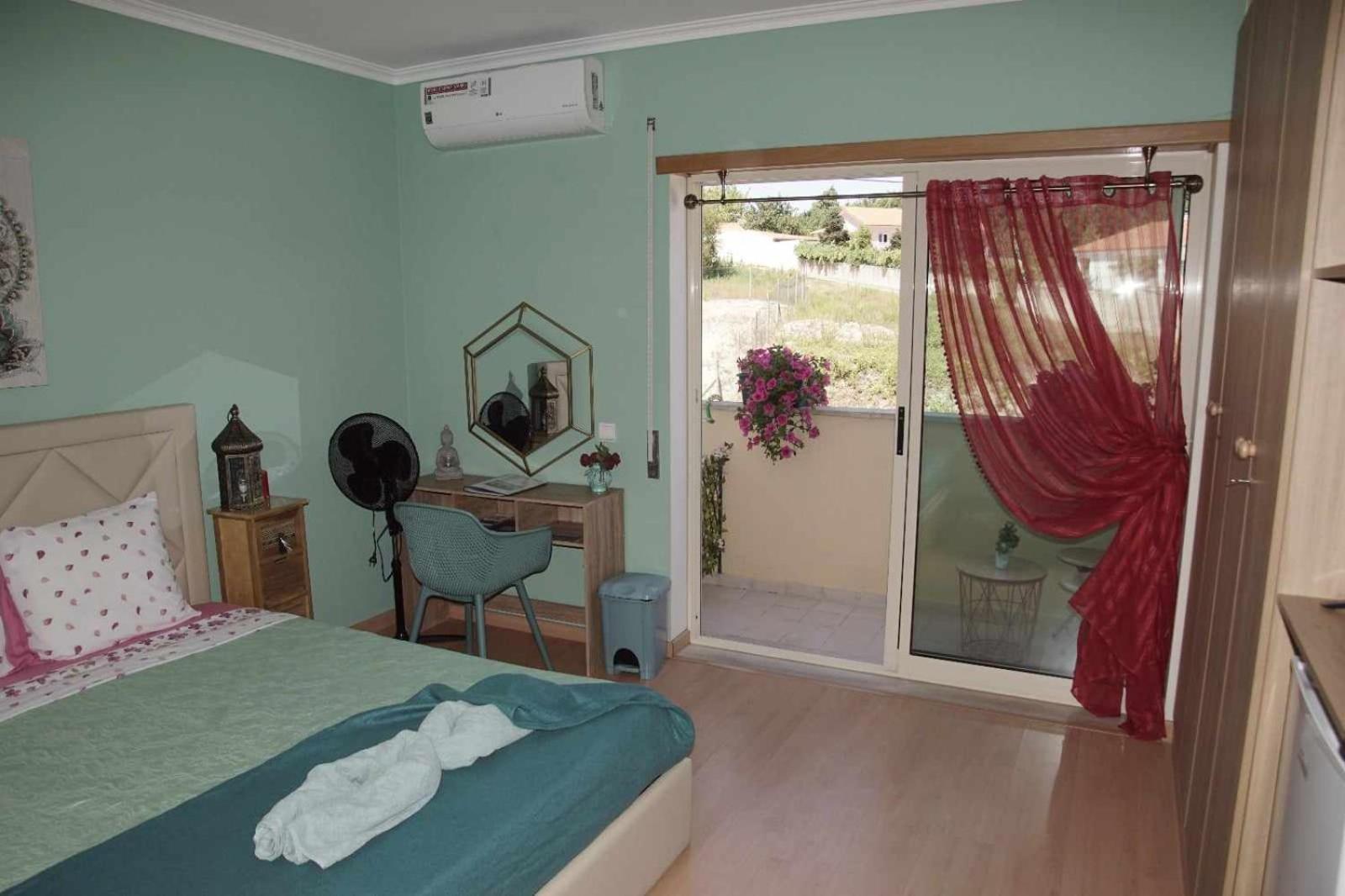 Quartos Confortaveis Em Casa Proximo Ao Mosteiro باتالها المظهر الخارجي الصورة