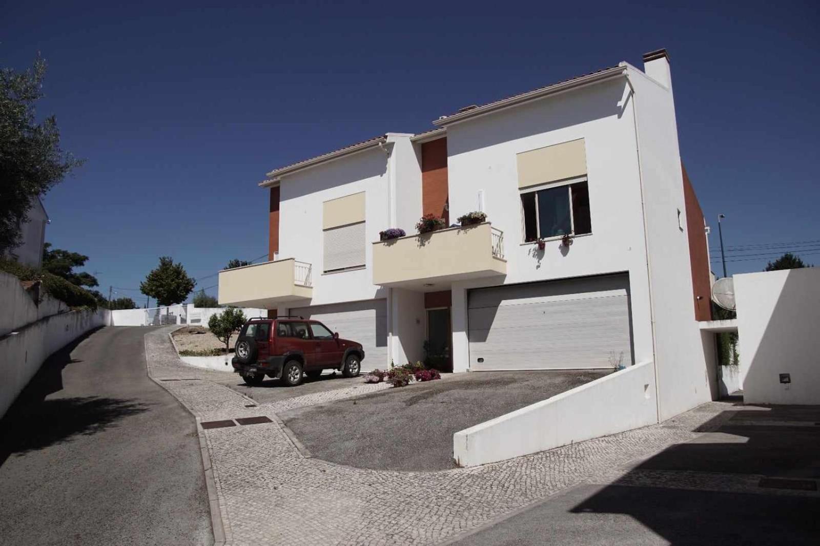 Quartos Confortaveis Em Casa Proximo Ao Mosteiro باتالها المظهر الخارجي الصورة